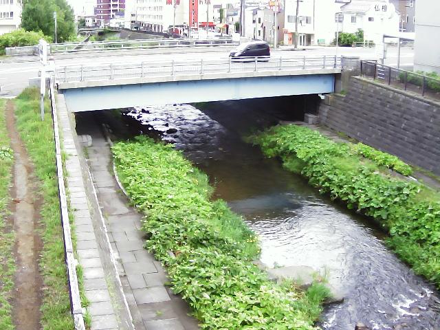 国道5号線(札幌～小樽)の路面状況ライブカメラ「勝納川･高砂橋」の平常時のサンプル画像