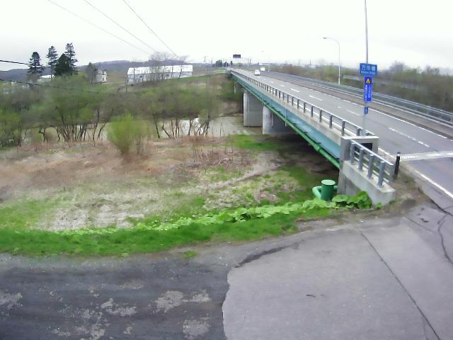 国道38号線(帯広～釧路)の路面状況ライブカメラ「浦幌川･万年橋」の平常時のサンプル画像